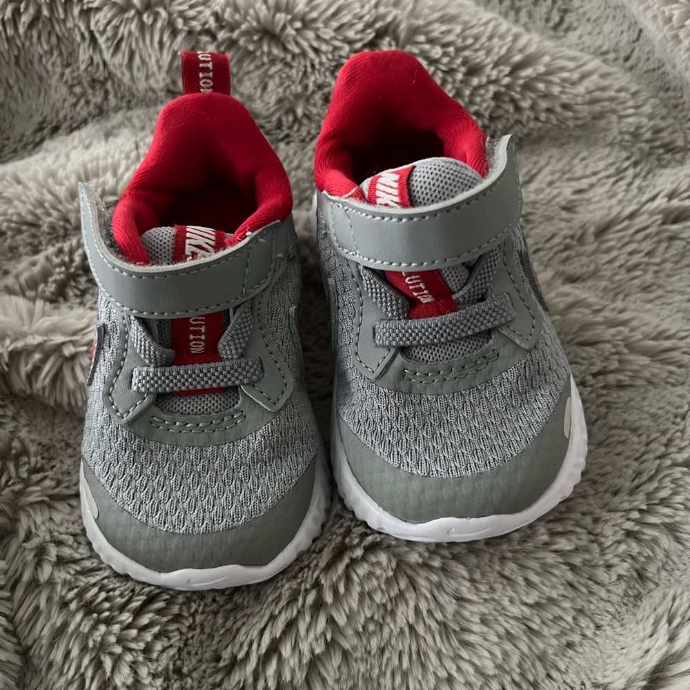 NWOT BABY NIKES 3C
